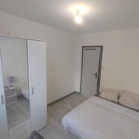 Une Chambre Dans Appartement Partage, Grenoble A 8 Min Du Centre-Ville Luaran gambar