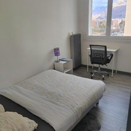 Une Chambre Dans Appartement Partage, Grenoble A 8 Min Du Centre-Ville Luaran gambar