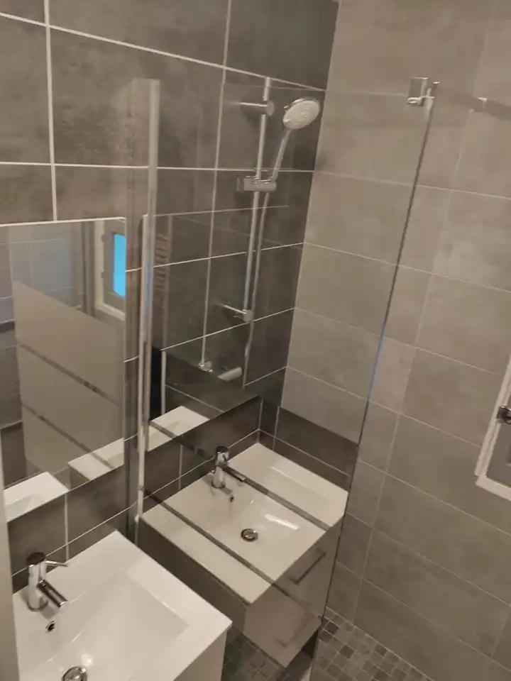 Une Chambre Dans Appartement Partage, Grenoble A 8 Min Du Centre-Ville Luaran gambar
