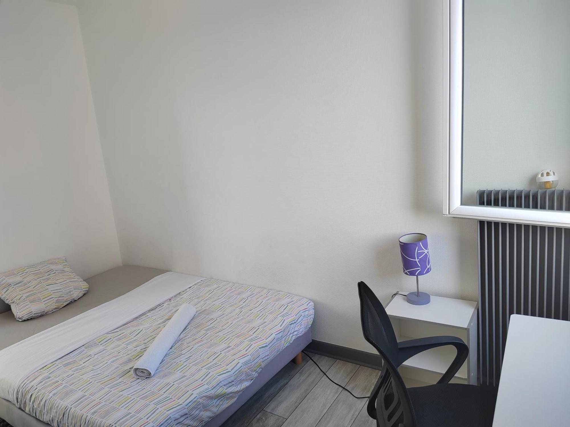 Une Chambre Dans Appartement Partage, Grenoble A 8 Min Du Centre-Ville Luaran gambar