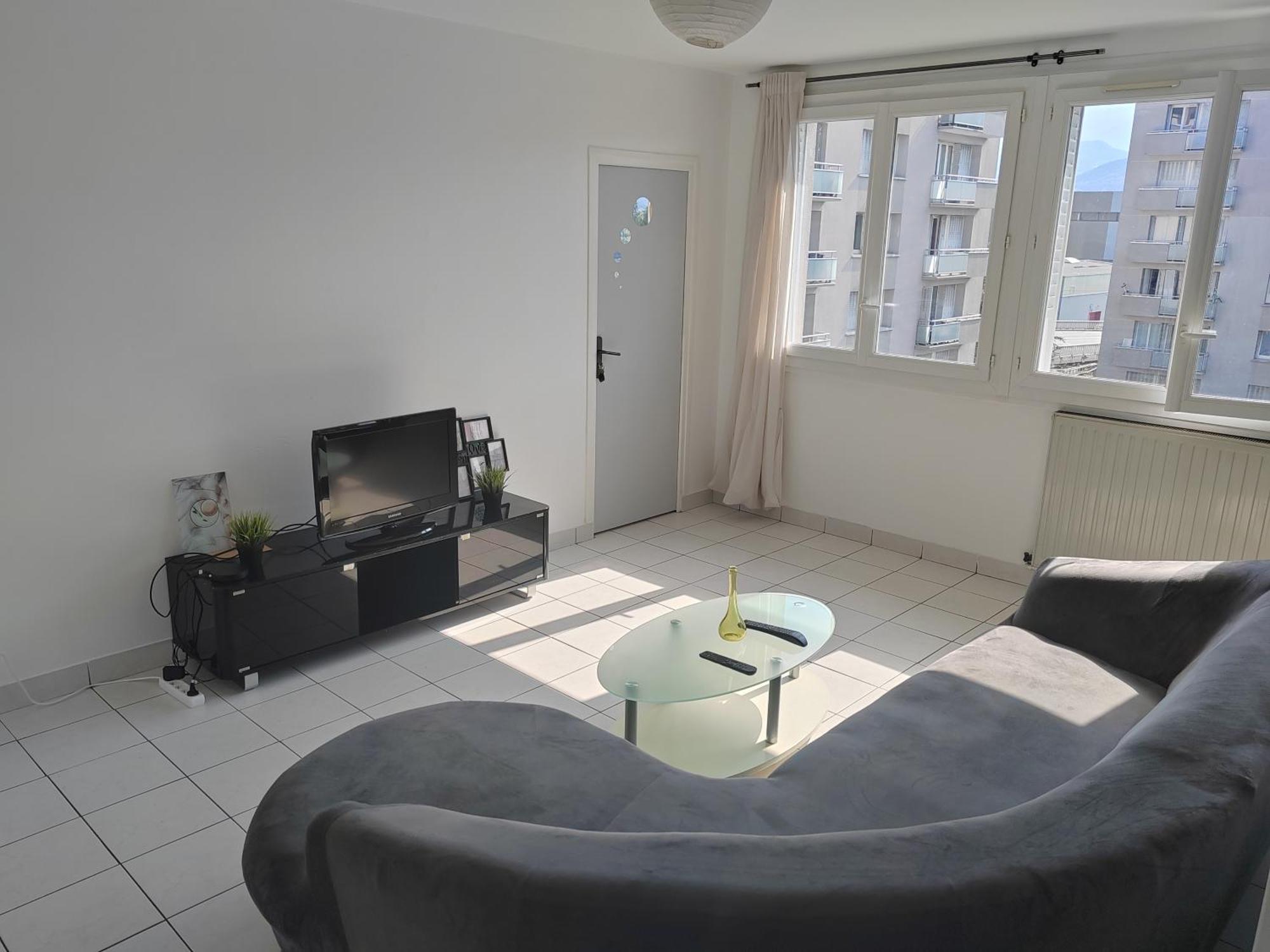 Une Chambre Dans Appartement Partage, Grenoble A 8 Min Du Centre-Ville Luaran gambar