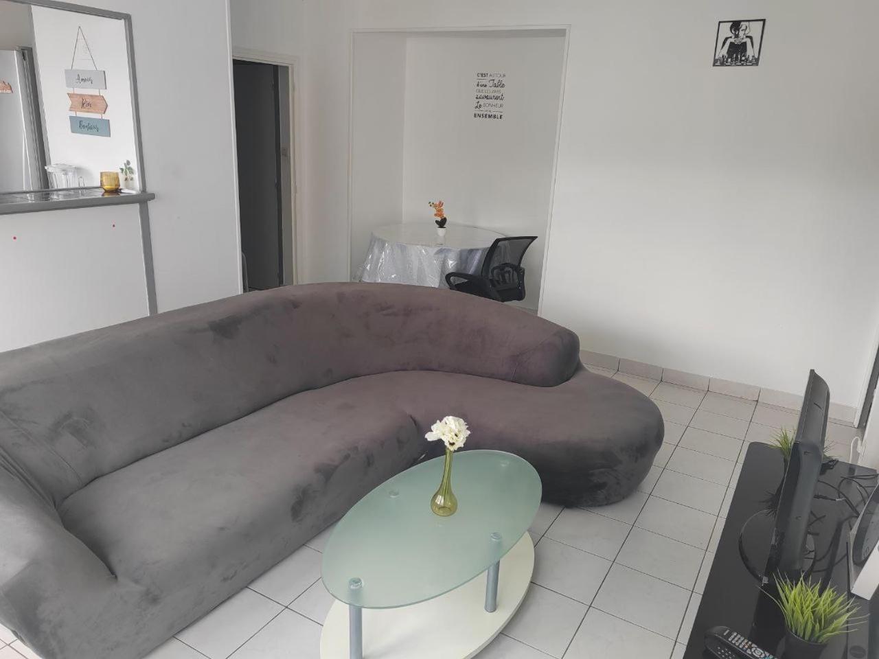 Une Chambre Dans Appartement Partage, Grenoble A 8 Min Du Centre-Ville Luaran gambar