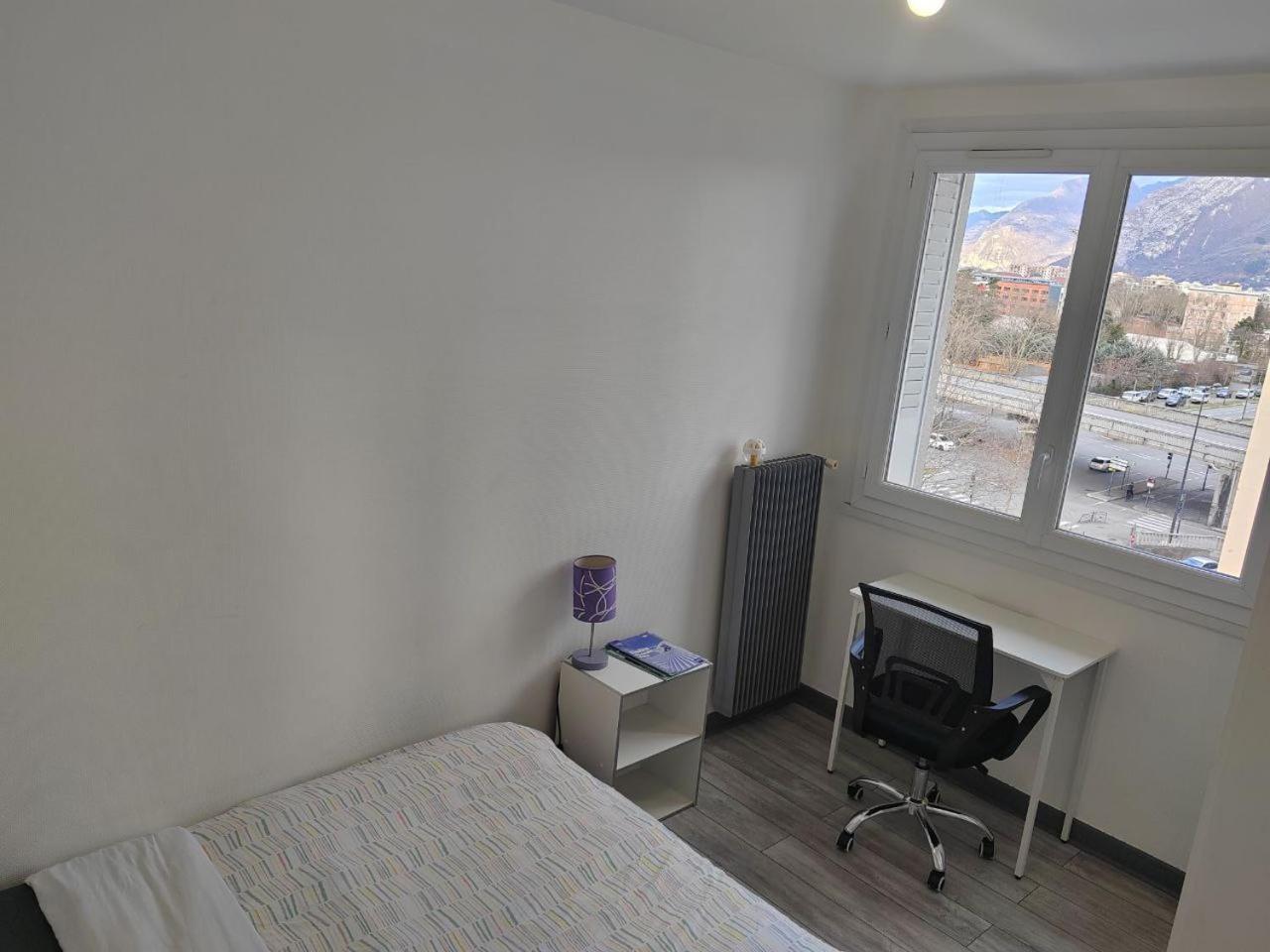 Une Chambre Dans Appartement Partage, Grenoble A 8 Min Du Centre-Ville Luaran gambar