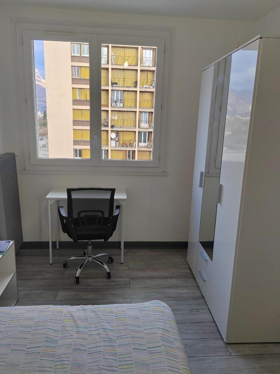 Une Chambre Dans Appartement Partage, Grenoble A 8 Min Du Centre-Ville Luaran gambar