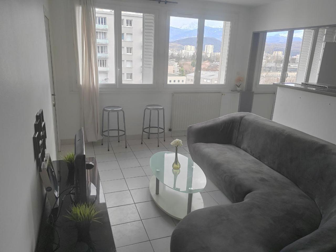Une Chambre Dans Appartement Partage, Grenoble A 8 Min Du Centre-Ville Luaran gambar